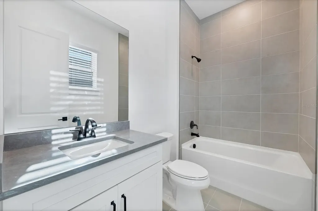 17920 Palmiste Drive Bradenton FL 34202