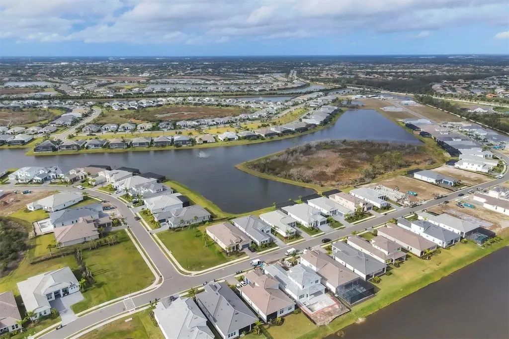 17920 Palmiste Drive Bradenton FL 34202