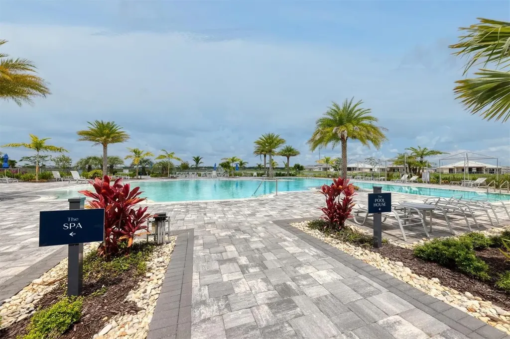 17920 Palmiste Drive Bradenton FL 34202