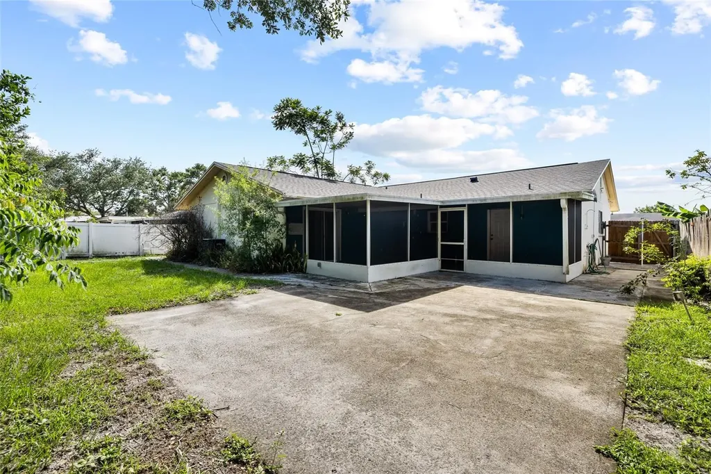 7221 Northbridge Boulevard Tampa FL 33615