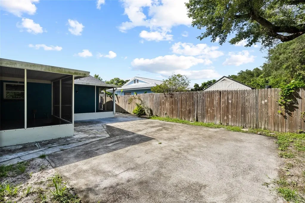7221 Northbridge Boulevard Tampa FL 33615
