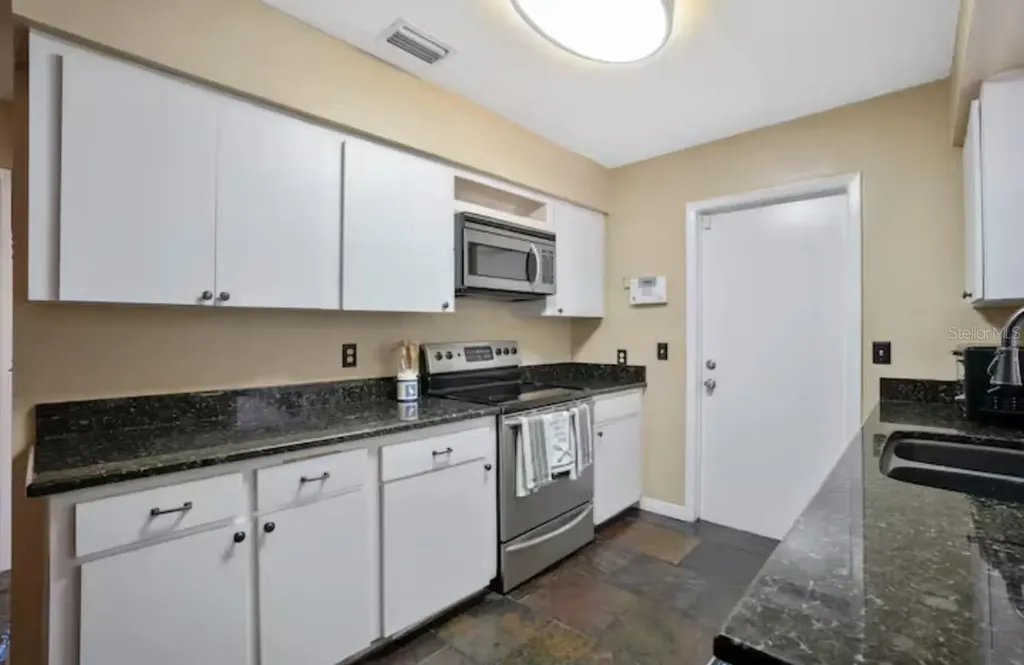 7221 Northbridge Boulevard Tampa FL 33615