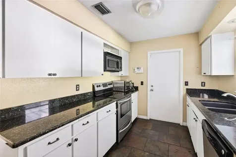 7221 Northbridge Boulevard Tampa FL 33615