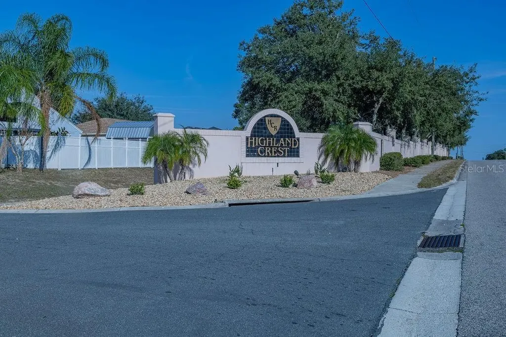 1015 Highland Crest Circle Lake Wales FL 33853