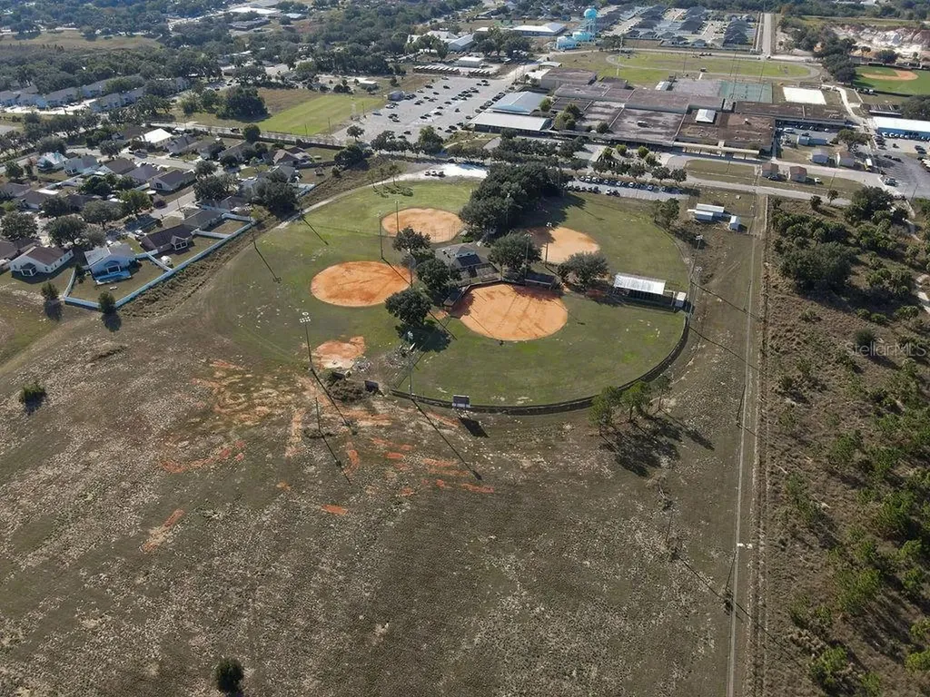 1015 Highland Crest Circle Lake Wales FL 33853