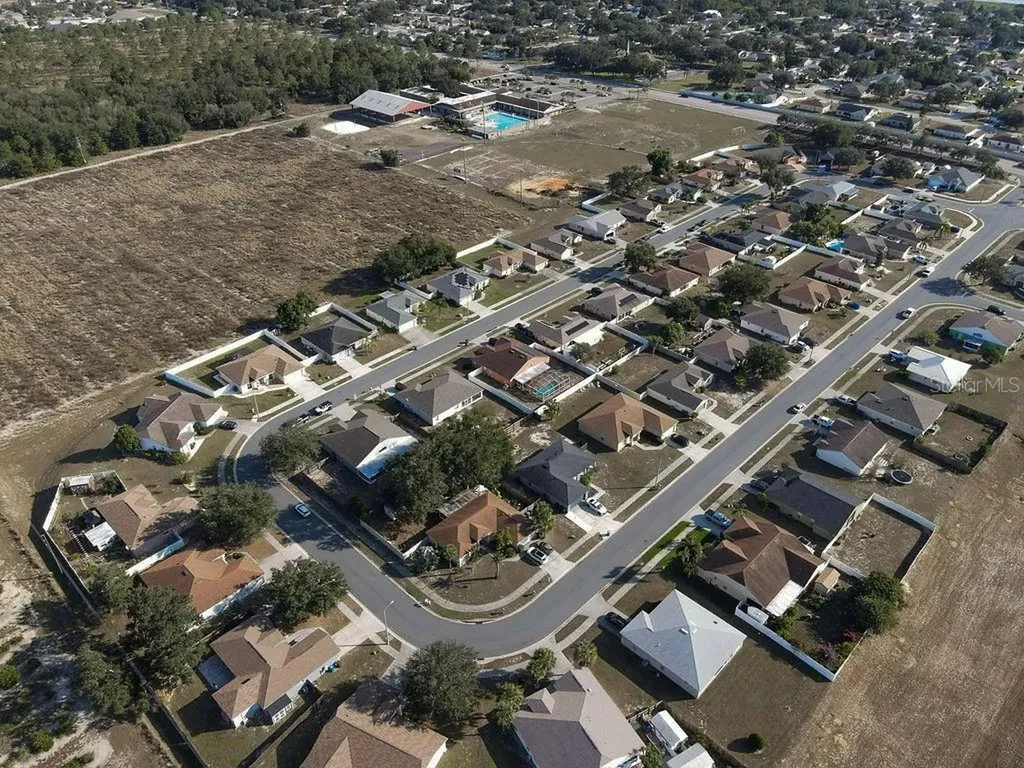 1015 Highland Crest Circle Lake Wales FL 33853