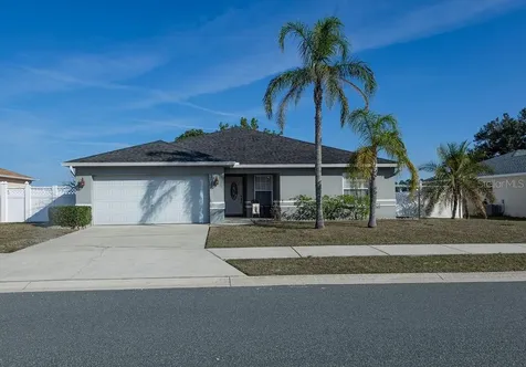 1015 Highland Crest Circle Lake Wales FL 33853