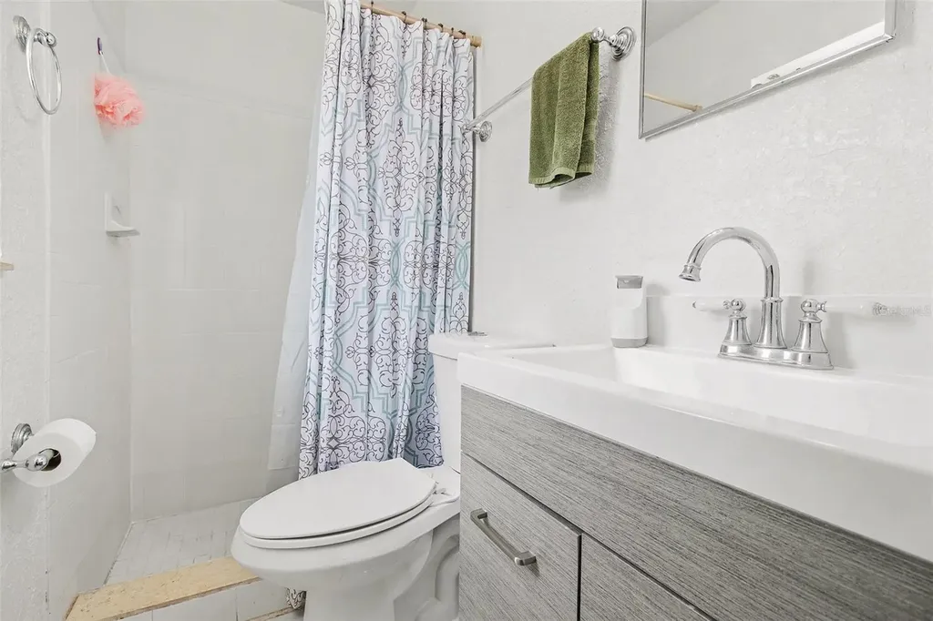 8465 Oak Bluff Drive Orlando FL 32827