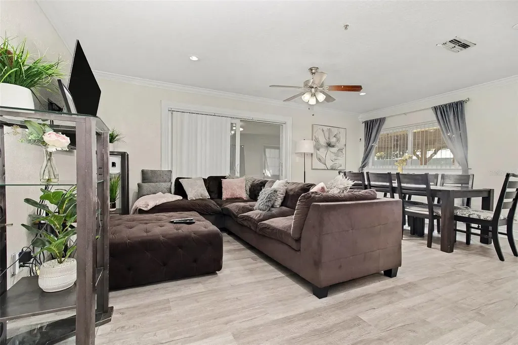 8465 Oak Bluff Drive Orlando FL 32827