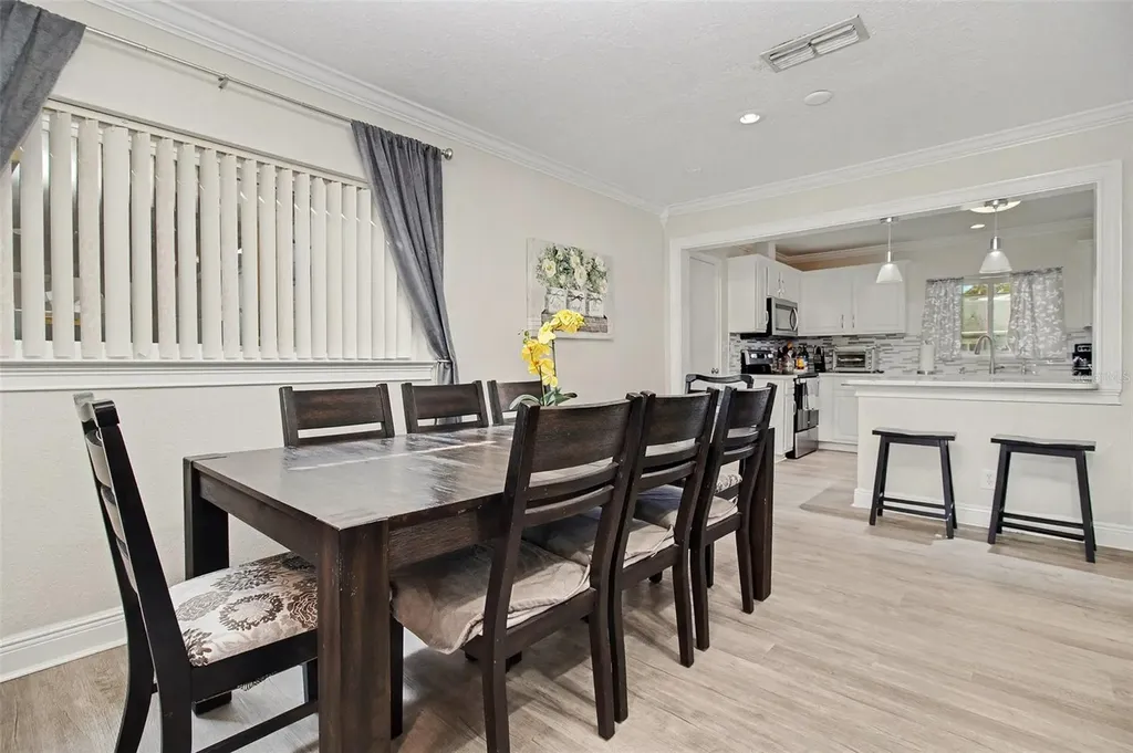8465 Oak Bluff Drive Orlando FL 32827