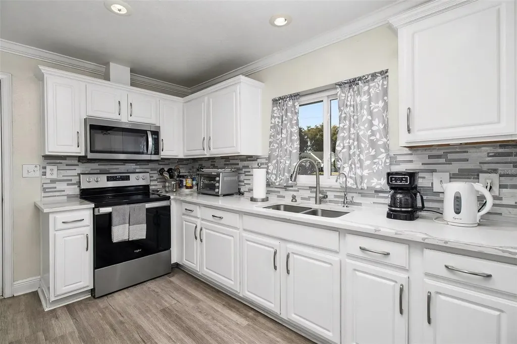 8465 Oak Bluff Drive Orlando FL 32827