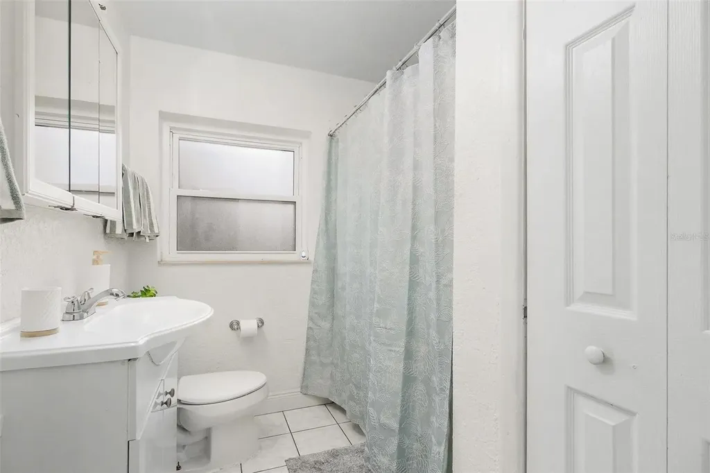 8465 Oak Bluff Drive Orlando FL 32827