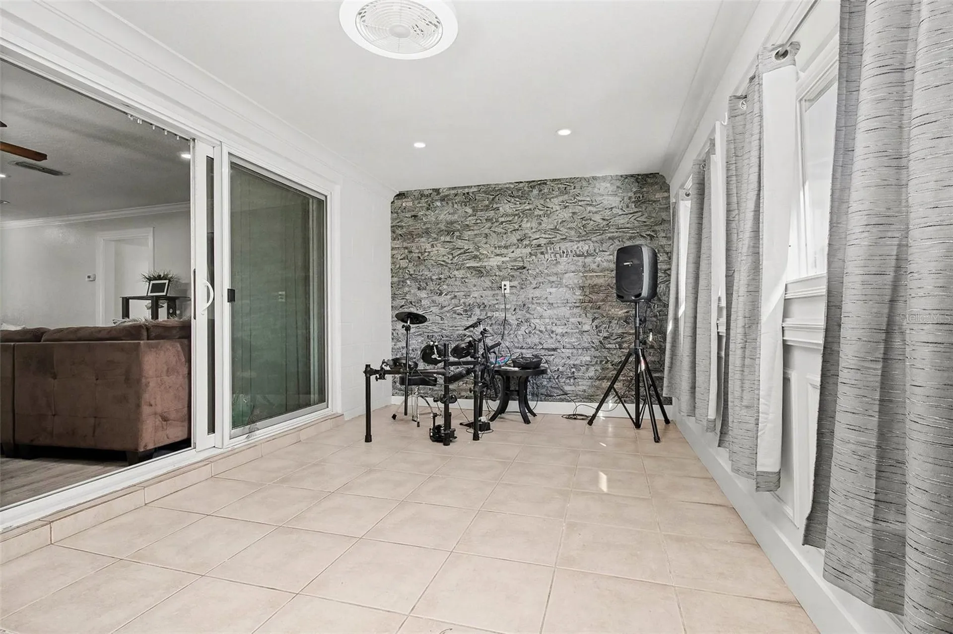 8465 Oak Bluff Drive Orlando FL 32827
