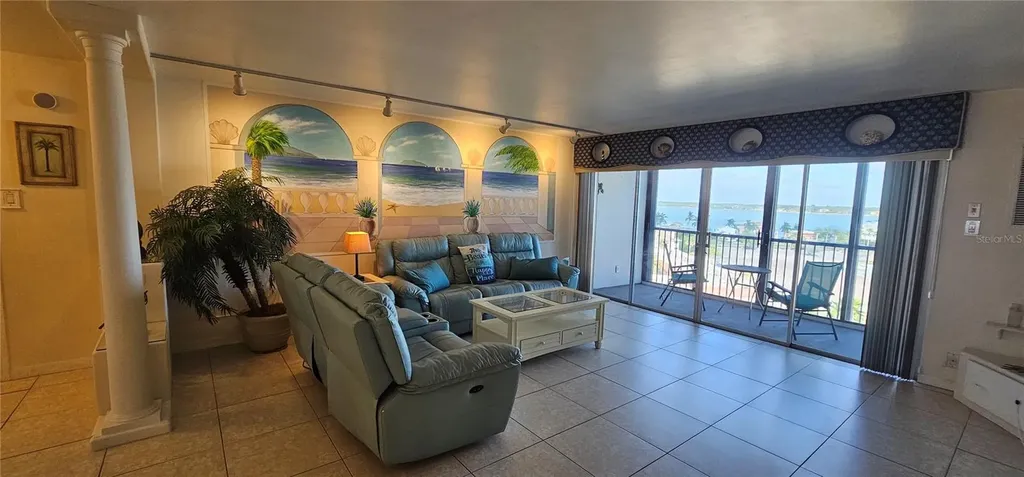 10355 Paradise Boulevard Treasure Island FL 33706