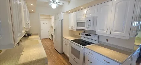 10355 Paradise Boulevard Treasure Island FL 33706