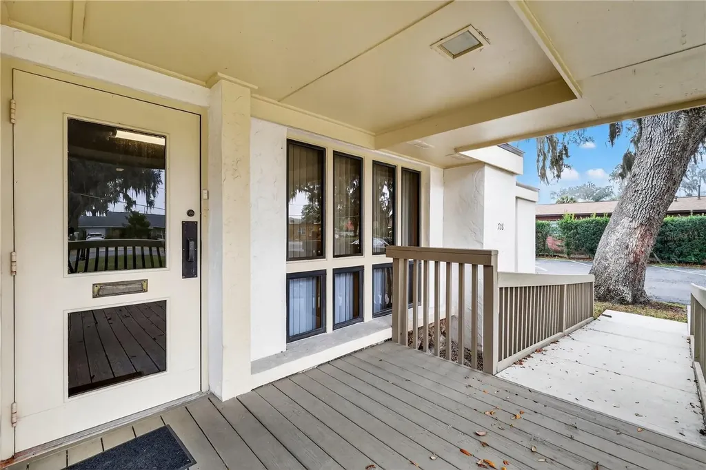 708 Lee Street Leesburg FL 34748