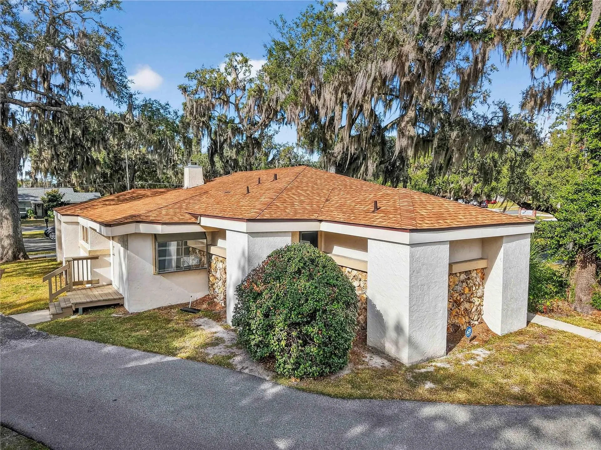 708 Lee Street Leesburg FL 34748