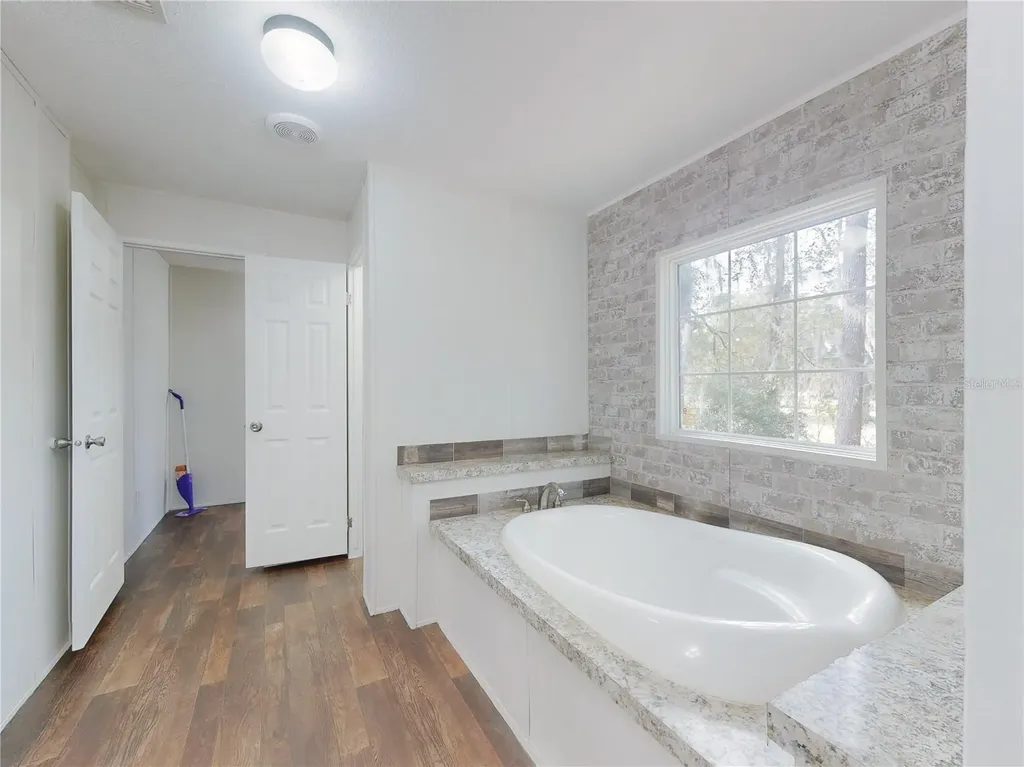 4300 NE 175th Street Road Citra FL 32113