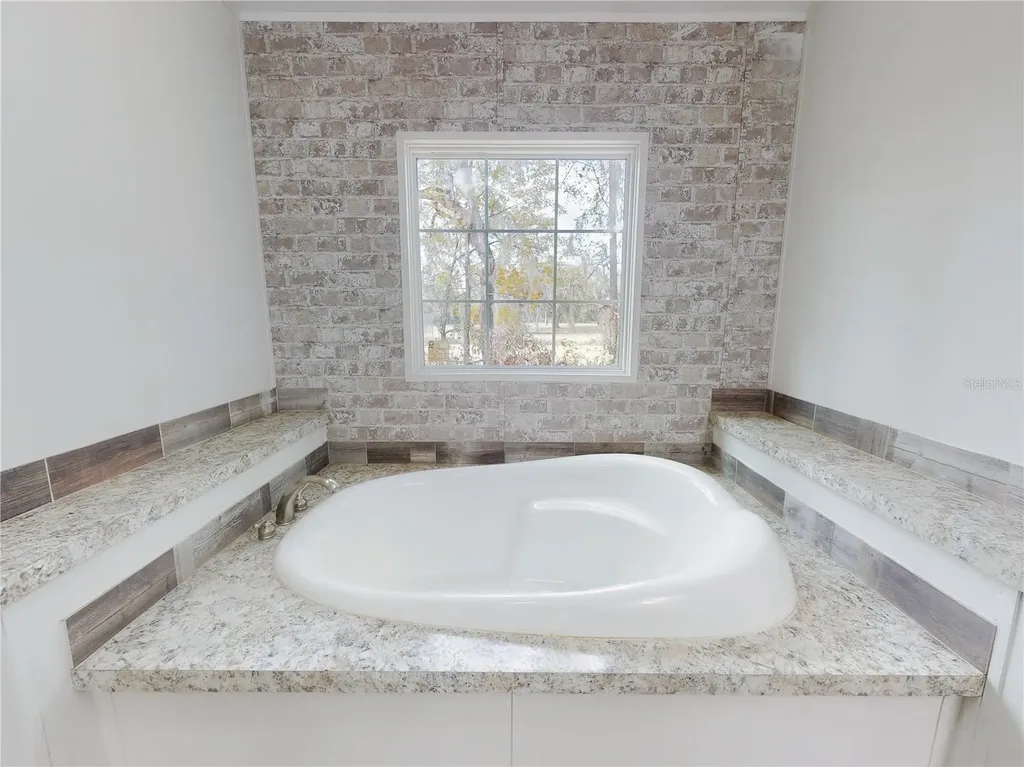 4300 NE 175th Street Road Citra FL 32113