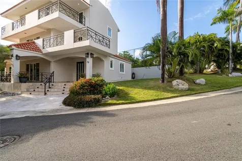 38-39 Shell Castle Humacao PR 00791