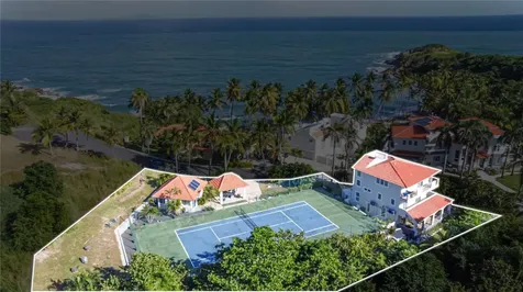 38-39 Shell Castle Humacao PR 00791