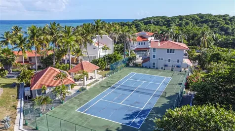 38-39 Shell Castle Humacao PR 00791