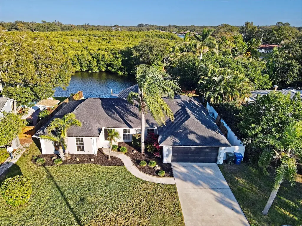 1992 Arvis Circle E Clearwater FL 33764