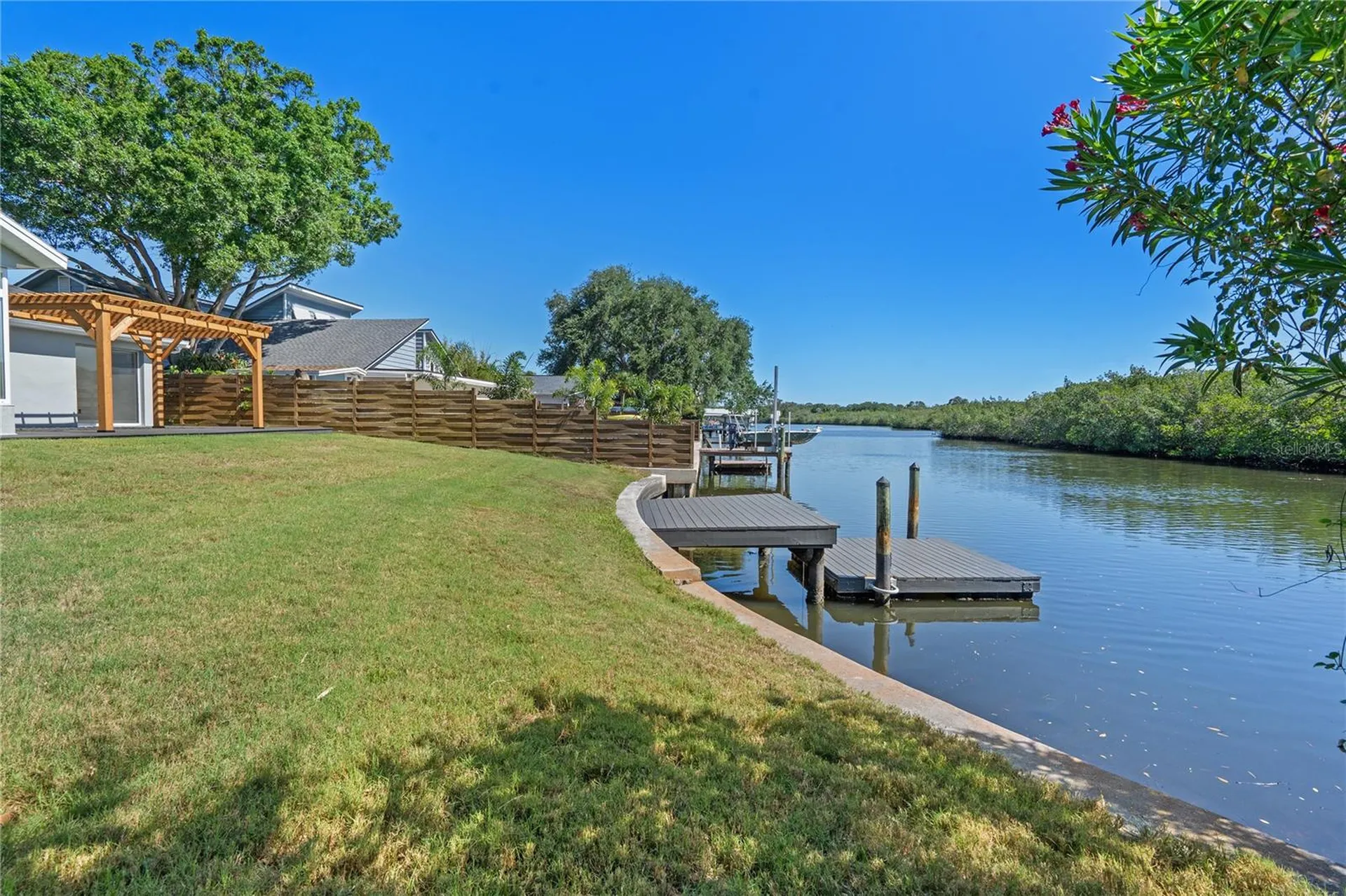 1992 Arvis Circle E Clearwater FL 33764