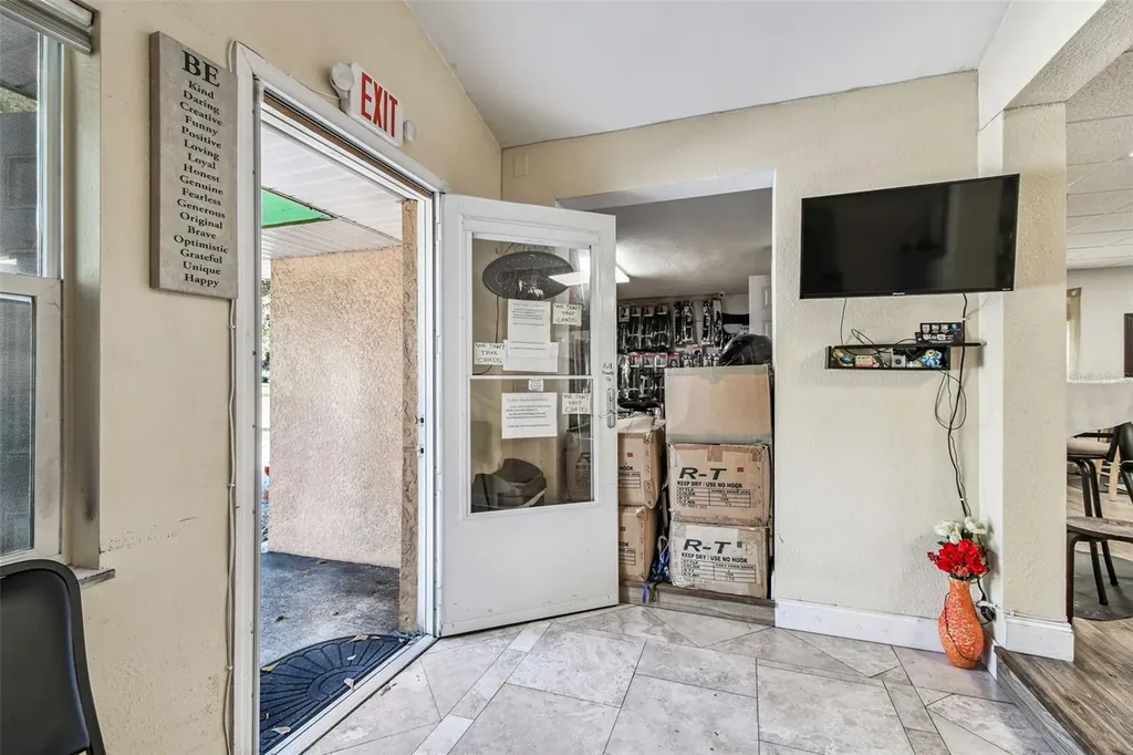 109 E Robertson Street Brandon FL 33511