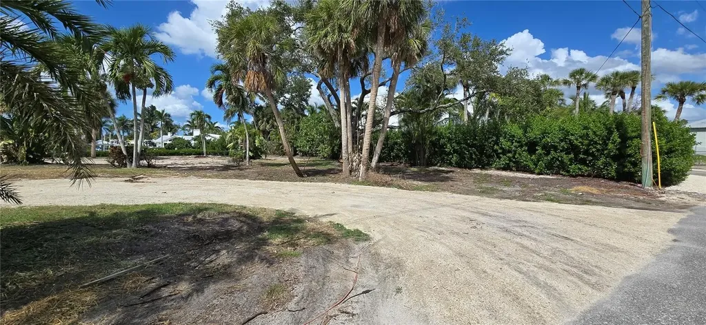 1221 S Basin Lane Sarasota FL 34242