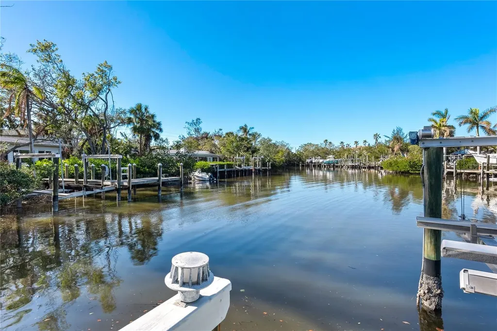 1221 S Basin Lane Sarasota FL 34242