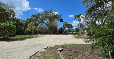 1221 S Basin Lane Sarasota FL 34242