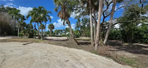 1221 S Basin Lane Sarasota FL 34242
