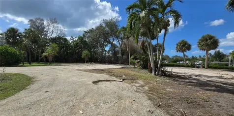 1221 S Basin Lane Sarasota FL 34242