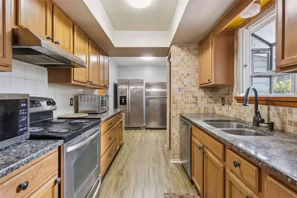 3646 Falling Leaf Lane Orlando FL 32810