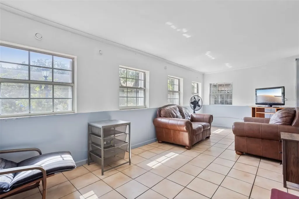 3646 Falling Leaf Lane Orlando FL 32810