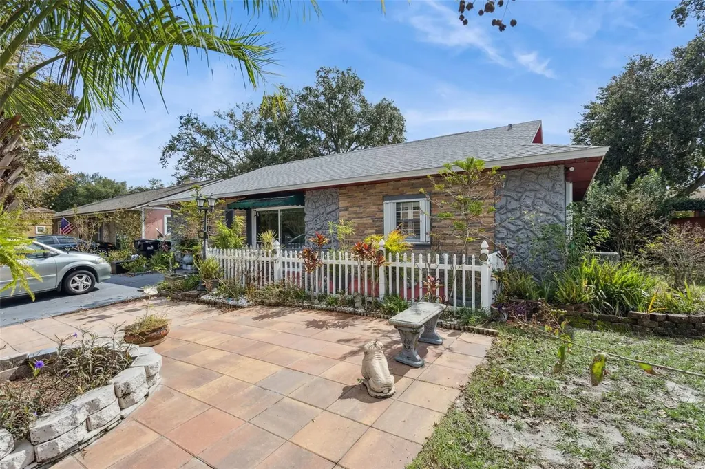 3646 Falling Leaf Lane Orlando FL 32810