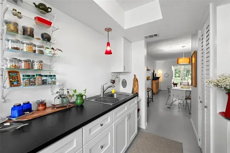 300 Clyde Lane Dunedin FL 34698