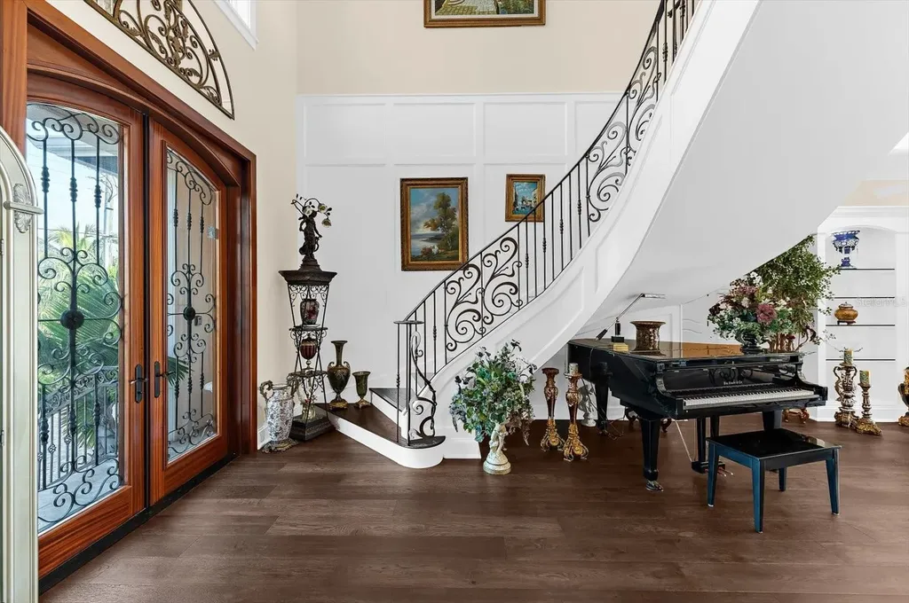511 Bayview Drive Holmes Beach FL 34217