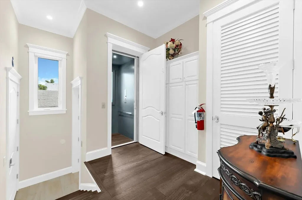 511 Bayview Drive Holmes Beach FL 34217