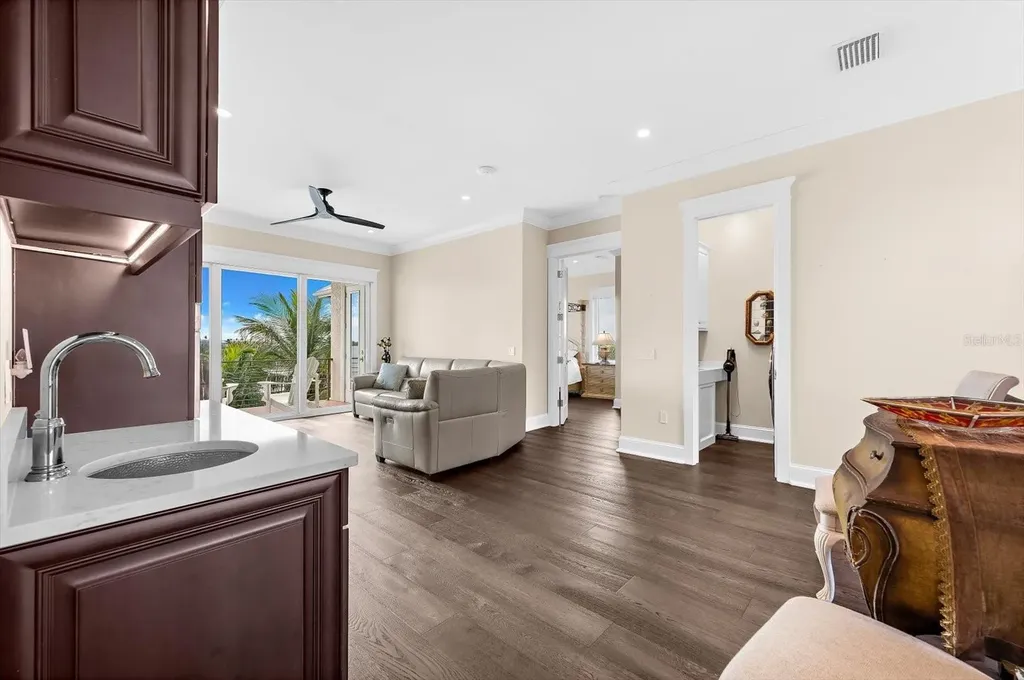 511 Bayview Drive Holmes Beach FL 34217