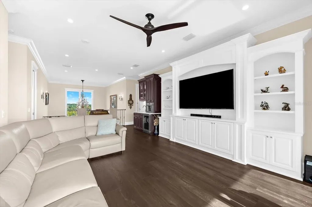 511 Bayview Drive Holmes Beach FL 34217