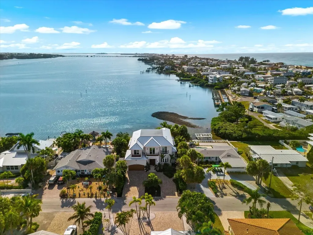 511 Bayview Drive Holmes Beach FL 34217
