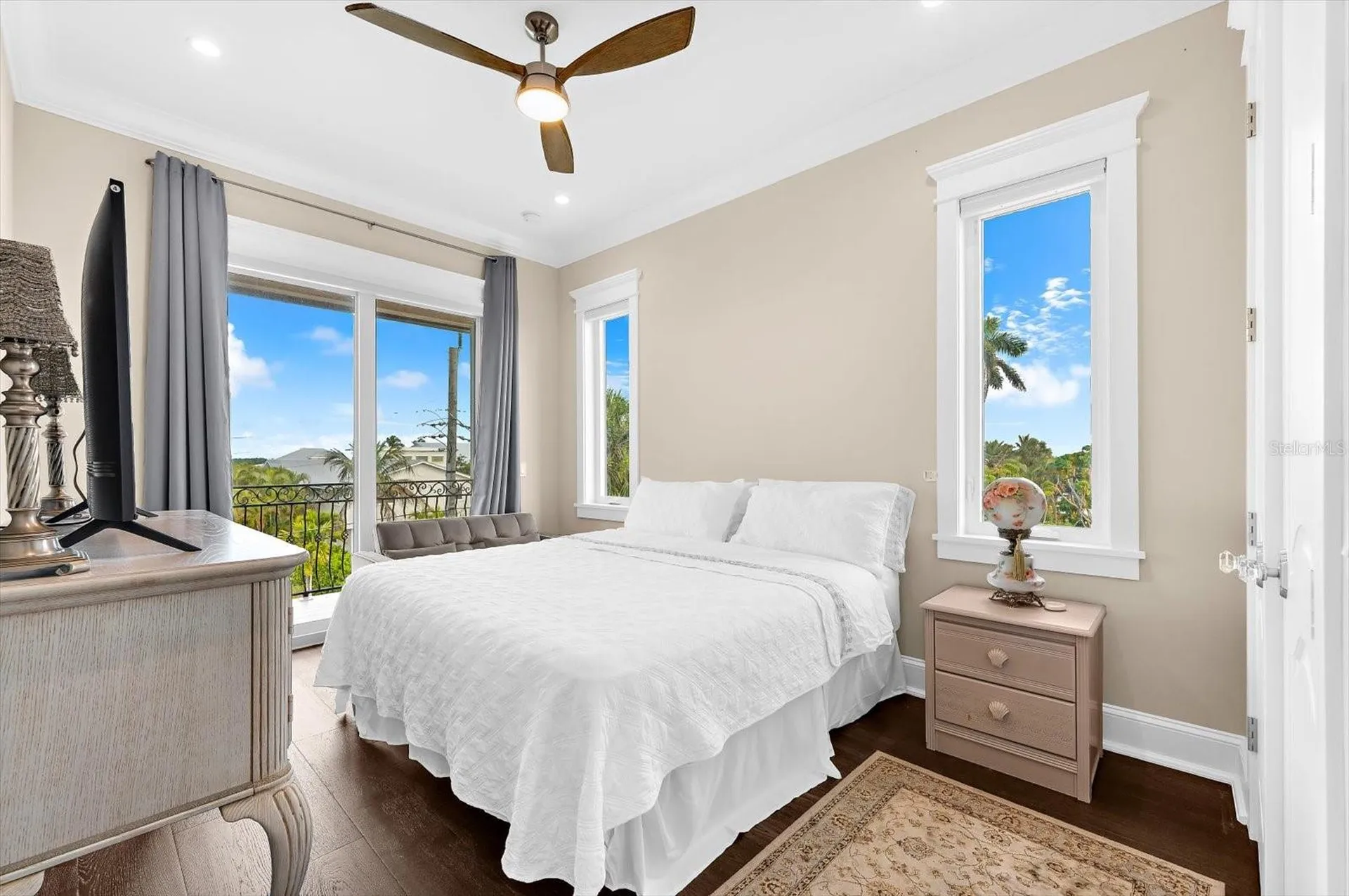 511 Bayview Drive Holmes Beach FL 34217