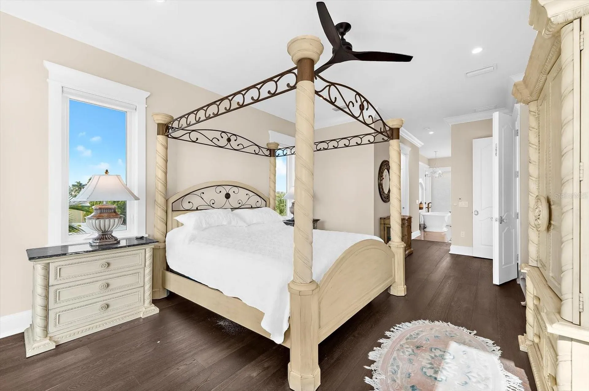 511 Bayview Drive Holmes Beach FL 34217