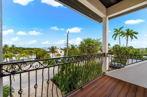 511 Bayview Drive Holmes Beach FL 34217
