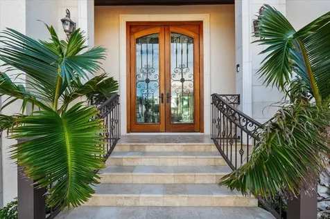 511 Bayview Drive Holmes Beach FL 34217