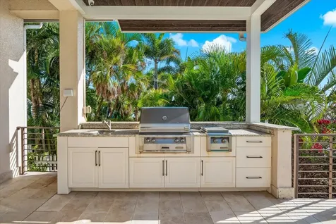 511 Bayview Drive Holmes Beach FL 34217