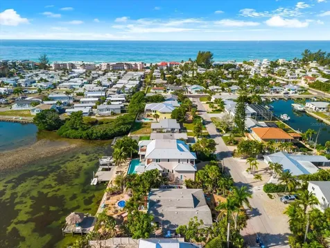 511 Bayview Drive Holmes Beach FL 34217