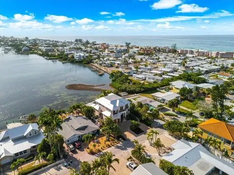 511 Bayview Drive Holmes Beach FL 34217